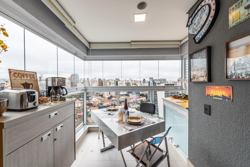 Dining area, City view