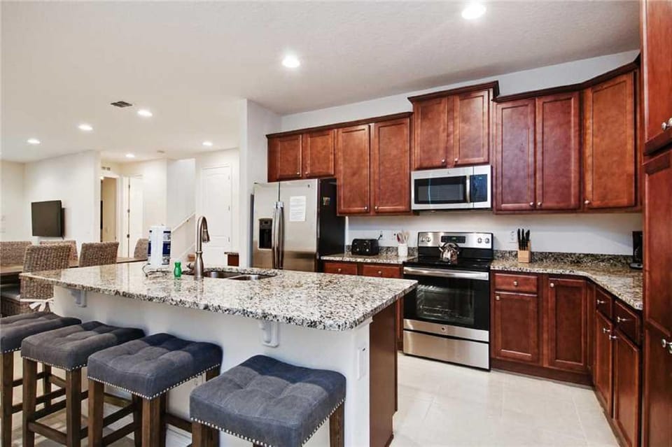 DREAM HOUSE, ECOLAB Sanitzed NEAR DISNEY, POOL FENCE House in Osceola County