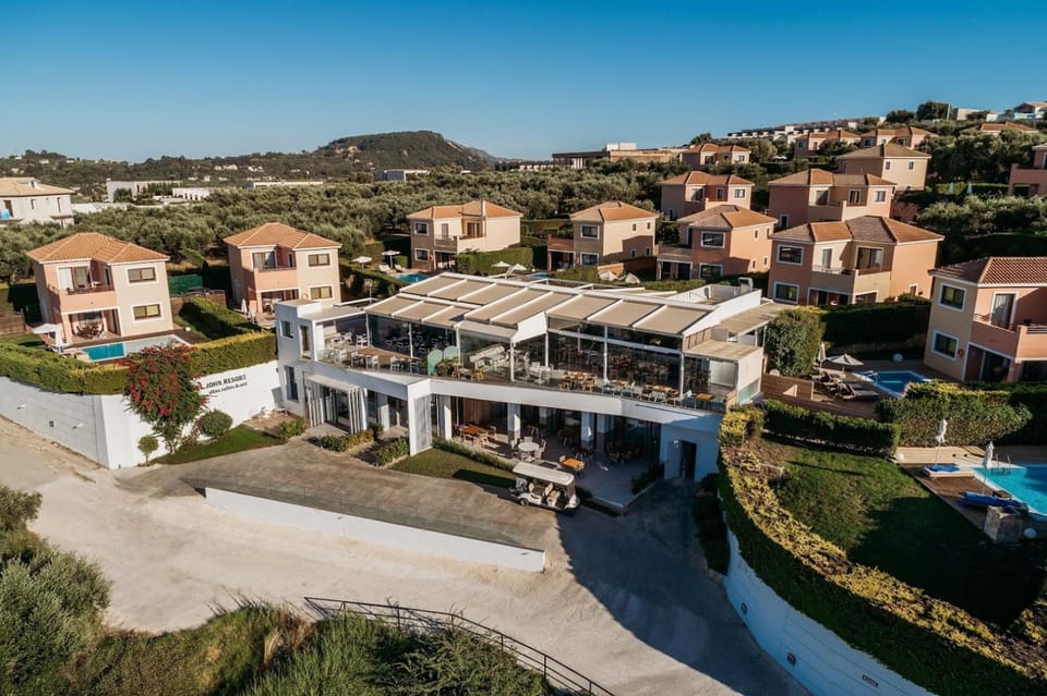 Property building, Day, Natural landscape, Bird's eye view, Swimming pool, Location