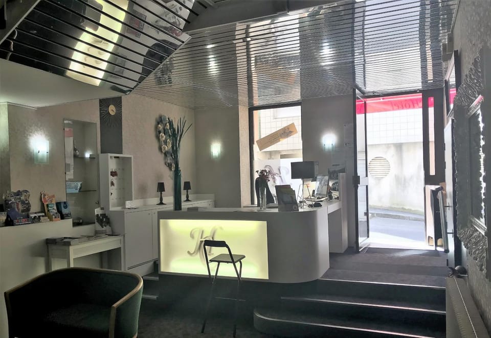 Property building, Lobby or reception, Decorative detail, On site