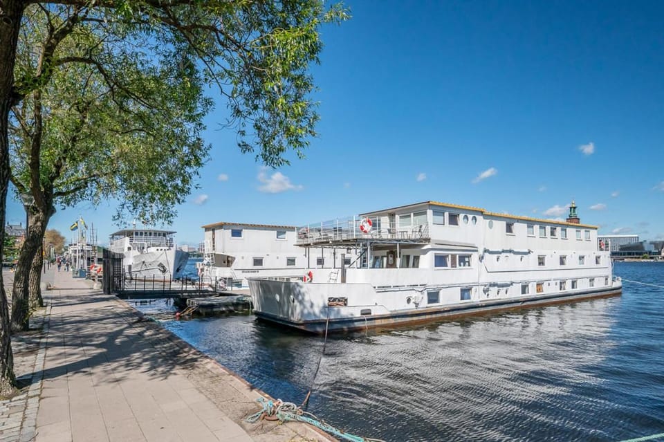 Property building, Lake view, Sea view