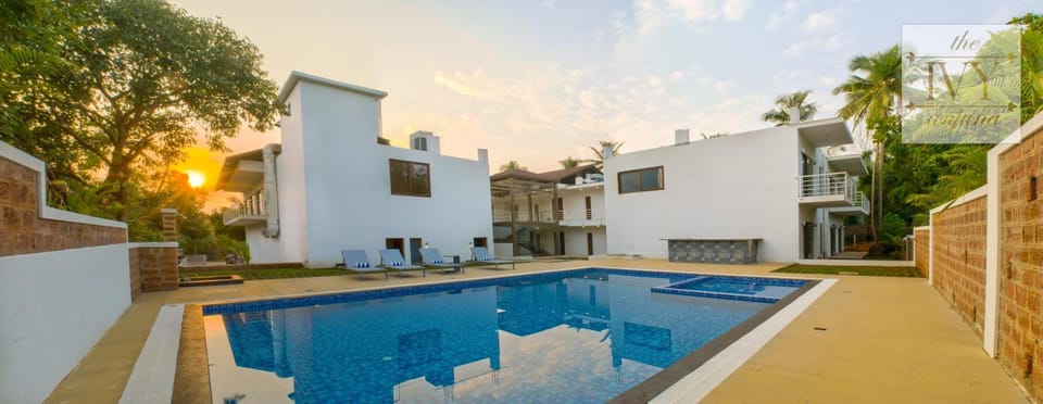 Activities, Pool view