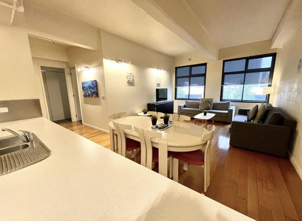 ReadySet Apartments on King Apartment in Melbourne