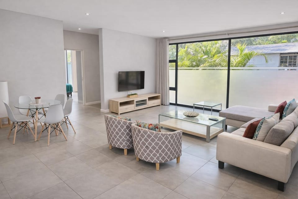 TV and multimedia, Living room, Dining area