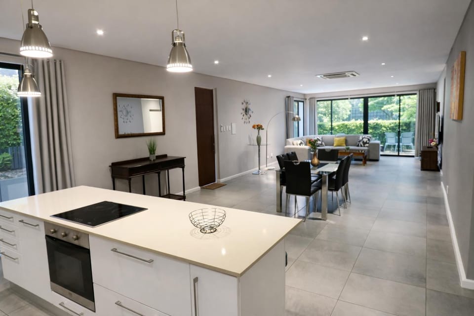 Living room, Dining area, kitchen