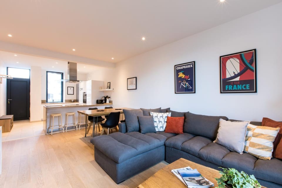 Communal lounge/ TV room, Living room