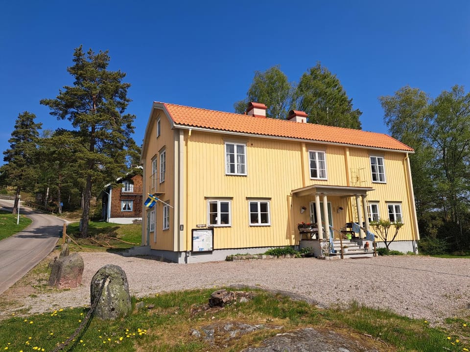 Property building, Day