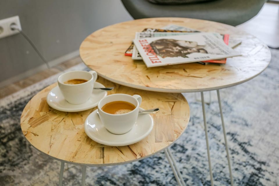 Coffee/tea facilities, Living room, Seating area