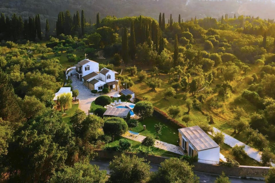 Property building, Neighbourhood, Natural landscape, Bird's eye view, Mountain view, Location