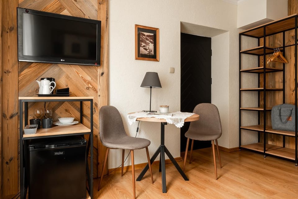 TV and multimedia, Coffee/tea facilities, Seating area