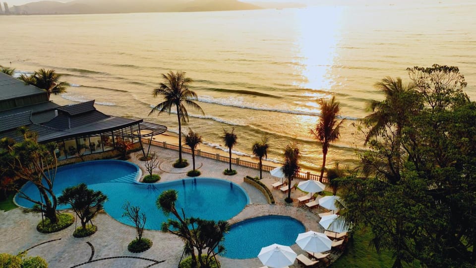 Restaurant/places to eat, Swimming pool, Breakfast