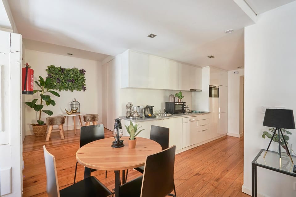 Seating area, Dining area, kitchen