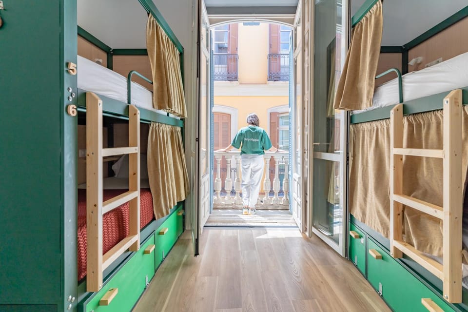 Bed, Photo of the whole room, bunk bed