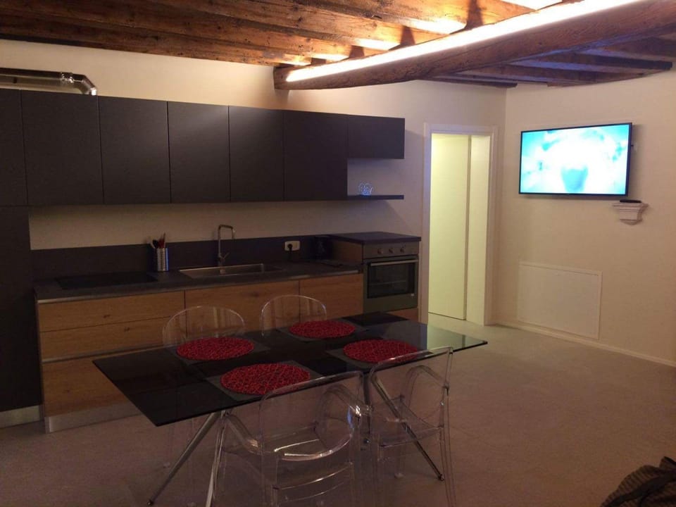 TV and multimedia, Kitchen or kitchenette, Dining area