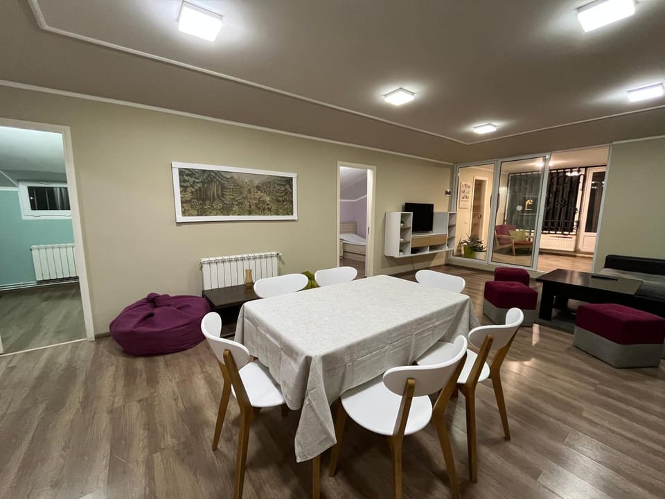 Living room, Seating area, Dining area