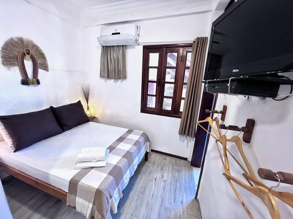 Bed, TV and multimedia, Bedroom, air conditioner