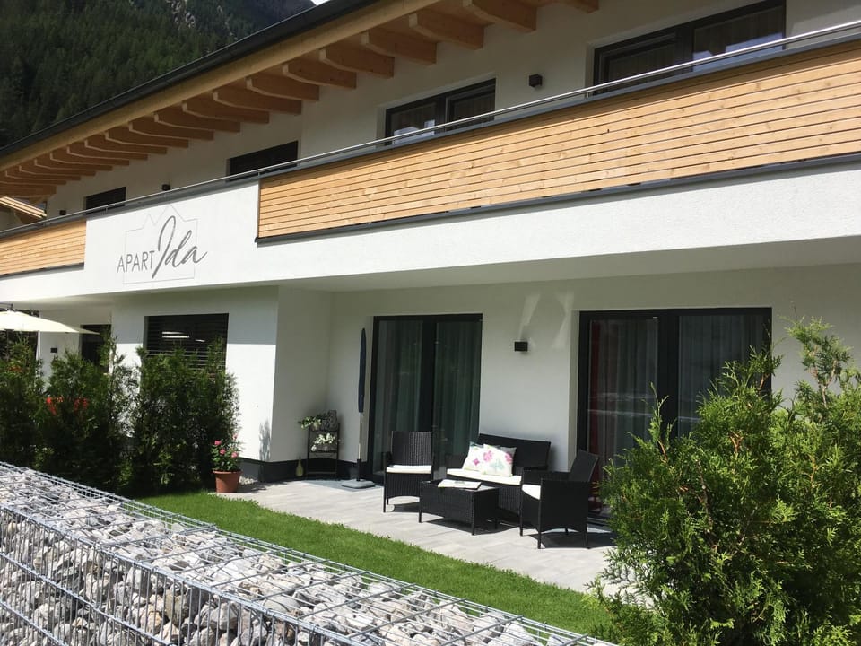 Property building, Garden