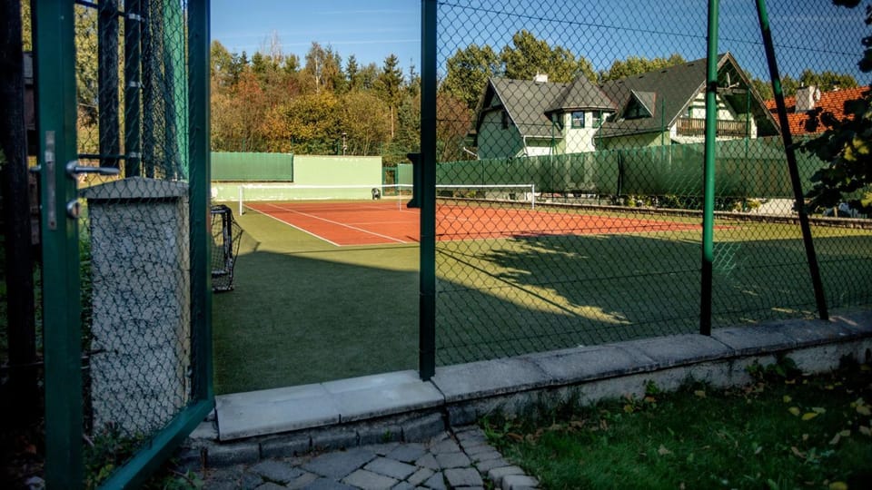 Tennis court