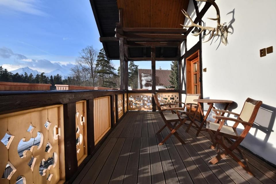 Balcony/Terrace, Mountain view