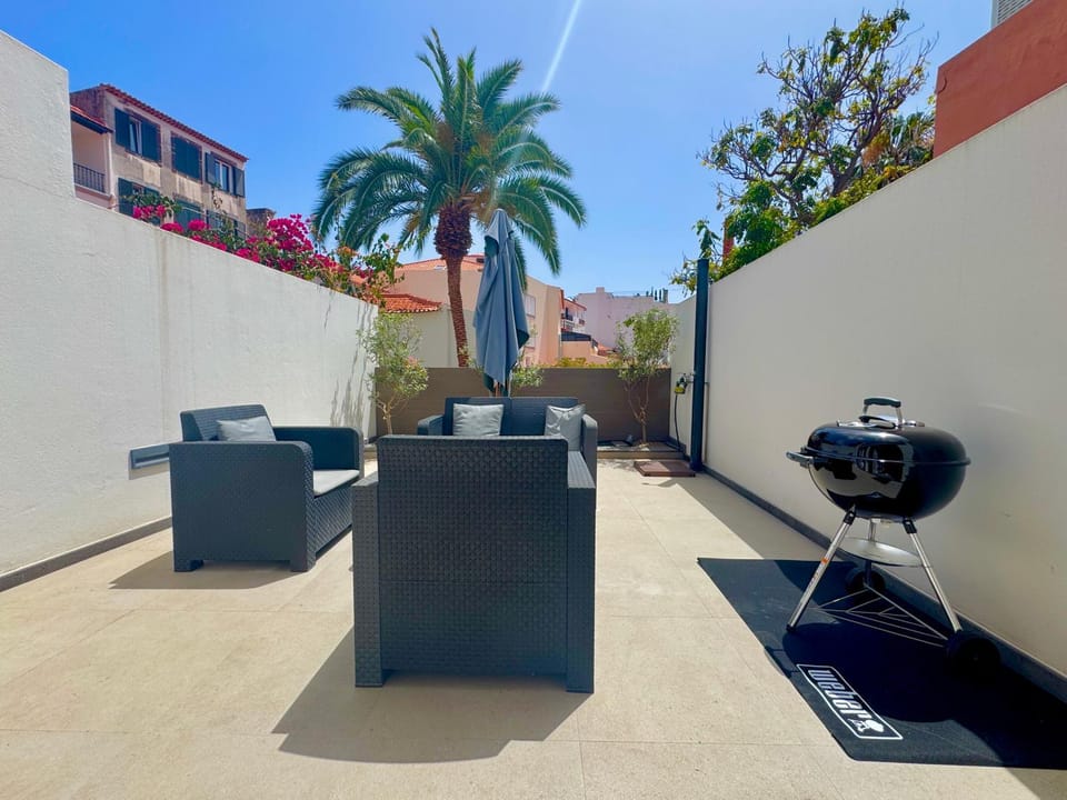 Cayres Suites Surdo Apartment in Funchal