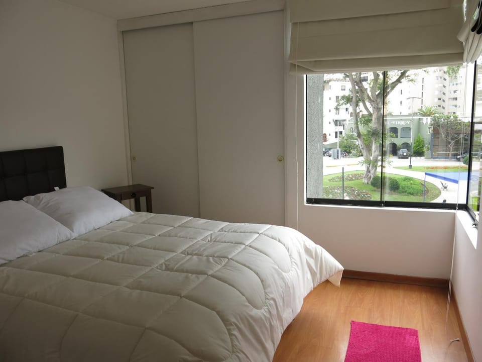 Photo of the whole room, City view, Landmark view