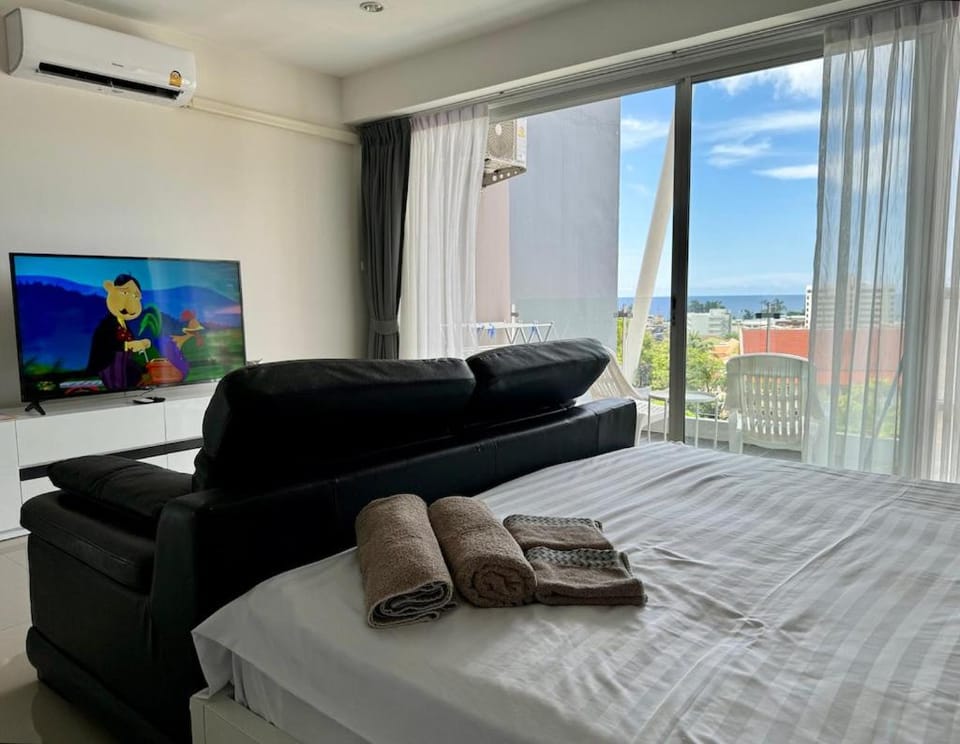 Thawi Studio with Sea View in Chic Condo Apartment in Phuket