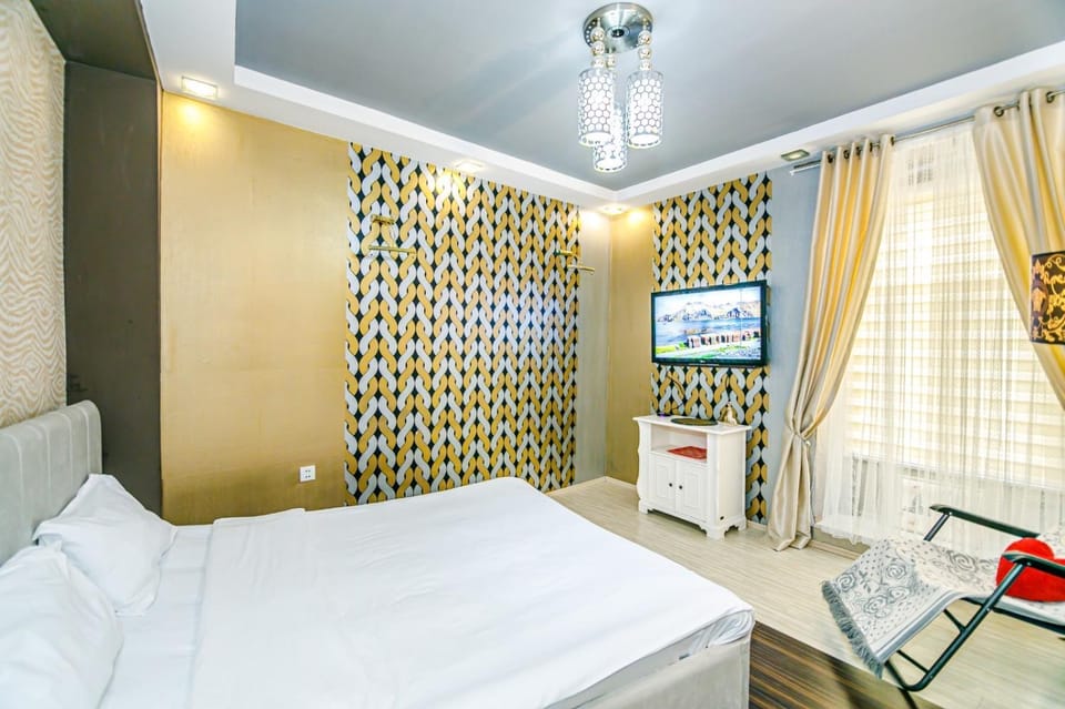 TV and multimedia, Photo of the whole room, Bedroom