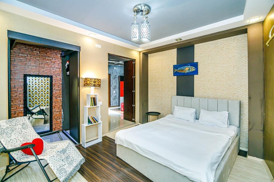 Bed, Photo of the whole room, Bedroom