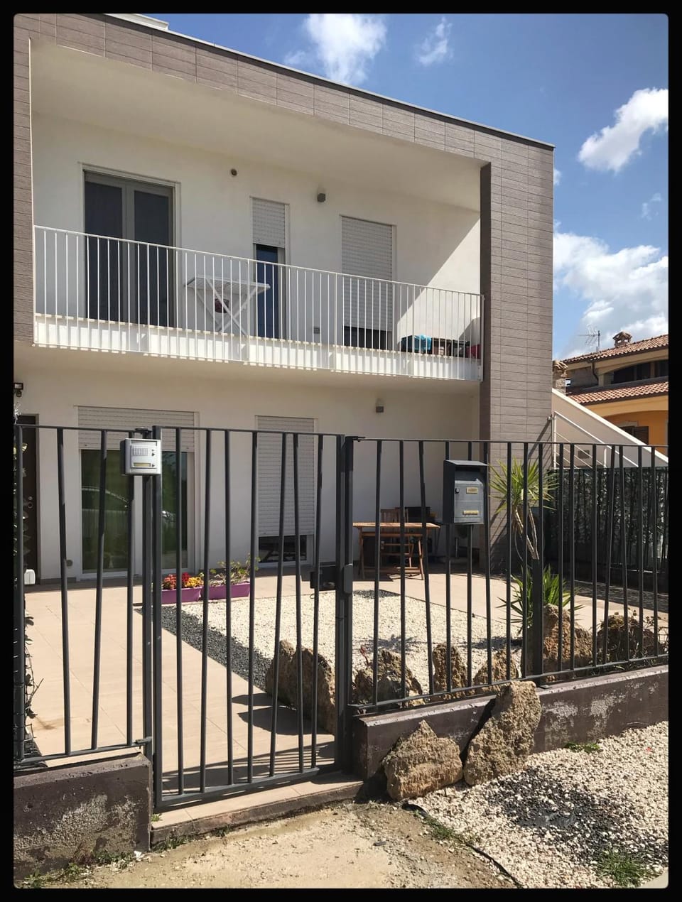 Facade/entrance, Garden
