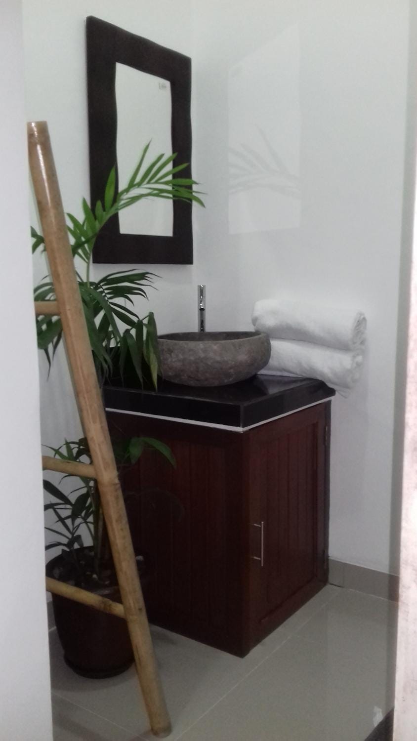 Anugrah Jaya Guest House Bed and Breakfast in North Kuta