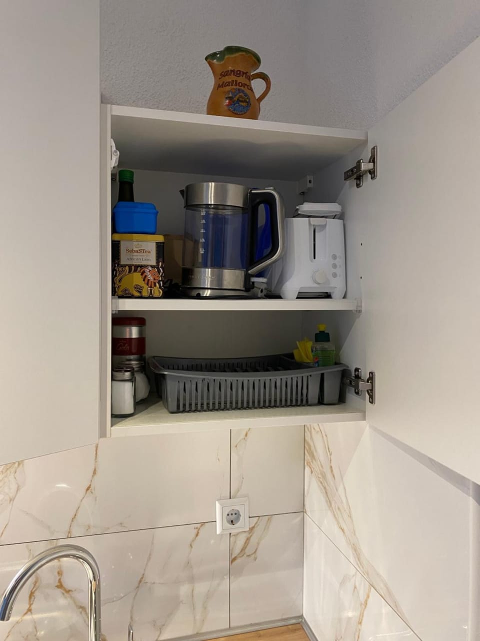 Coffee/tea facilities, Kitchen or kitchenette