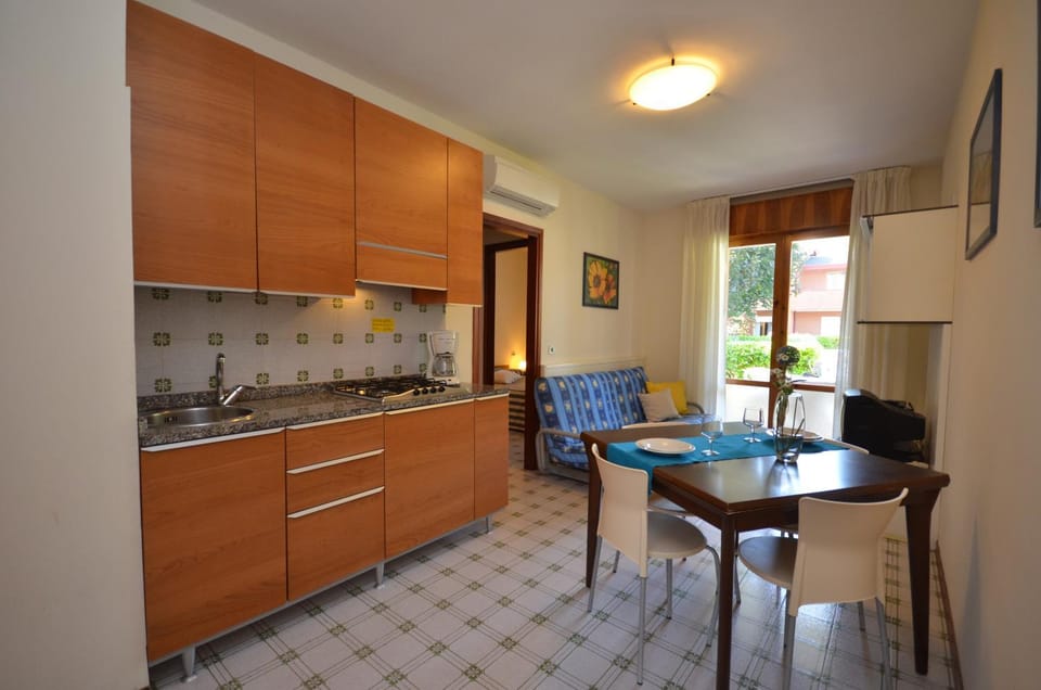 Kitchen or kitchenette, Living room, Dining area