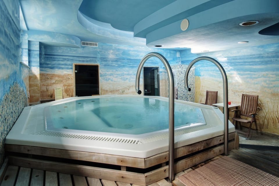 Hot Tub, Spa and wellness centre/facilities