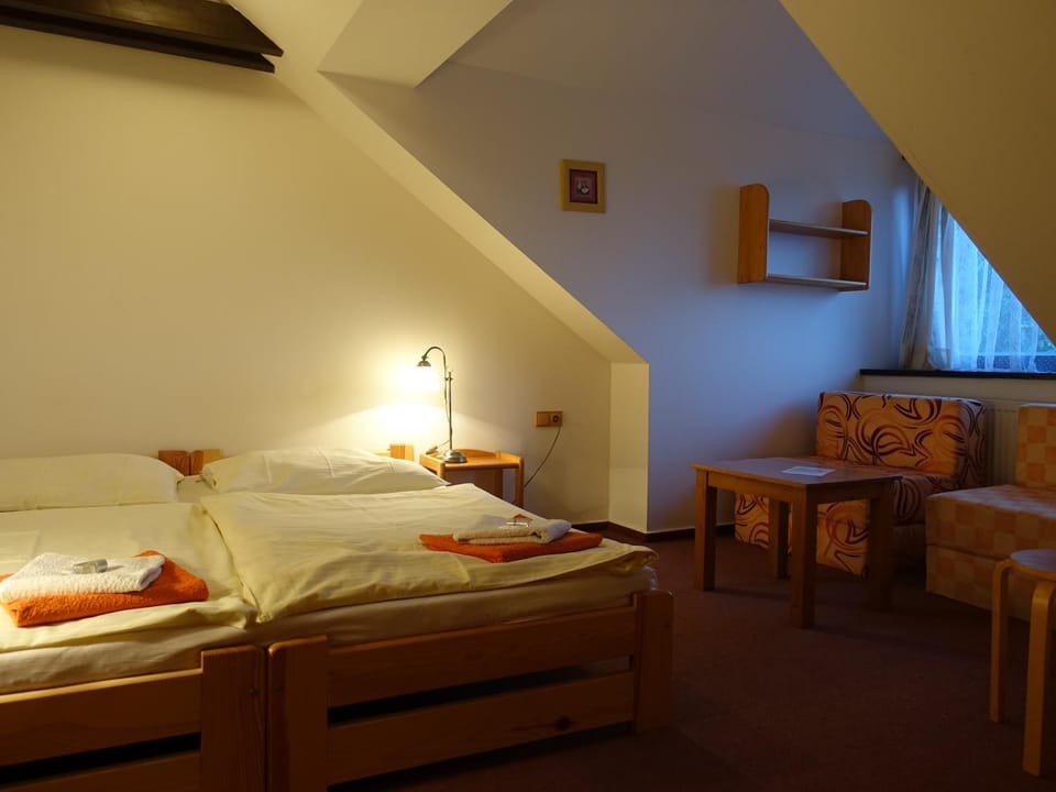 Bed, Living room, Photo of the whole room, Bedroom
