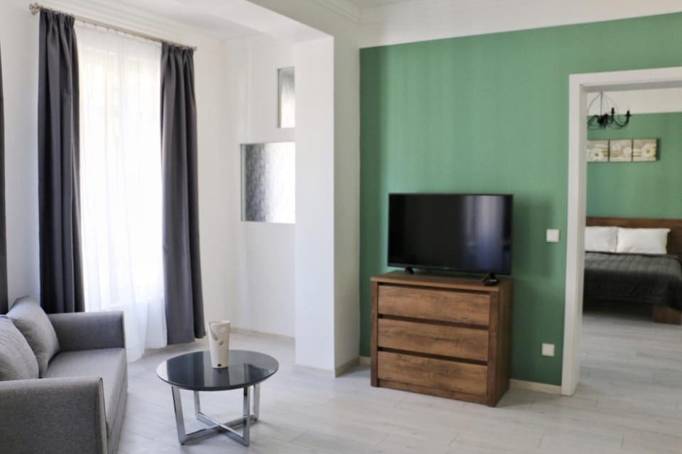 TV and multimedia, Living room, Photo of the whole room, Seating area
