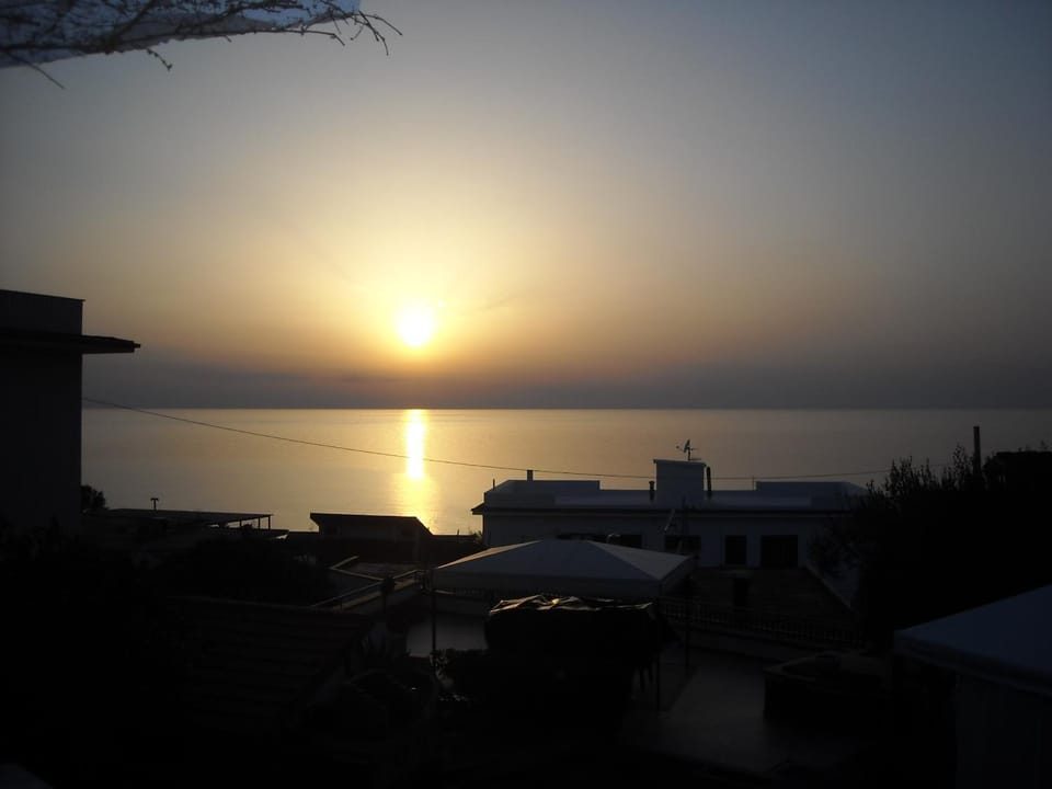 Facade/entrance, People, BBQ facilities, Balcony/Terrace, Beach, City view, Sea view, Street view, Buffet breakfast, Italian breakfast, Family