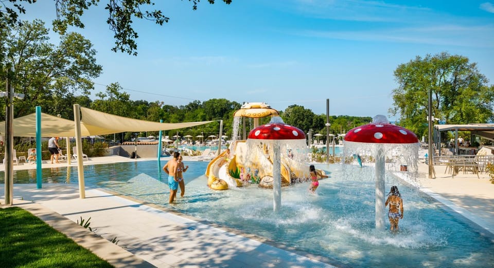 People, Activities, Swimming pool