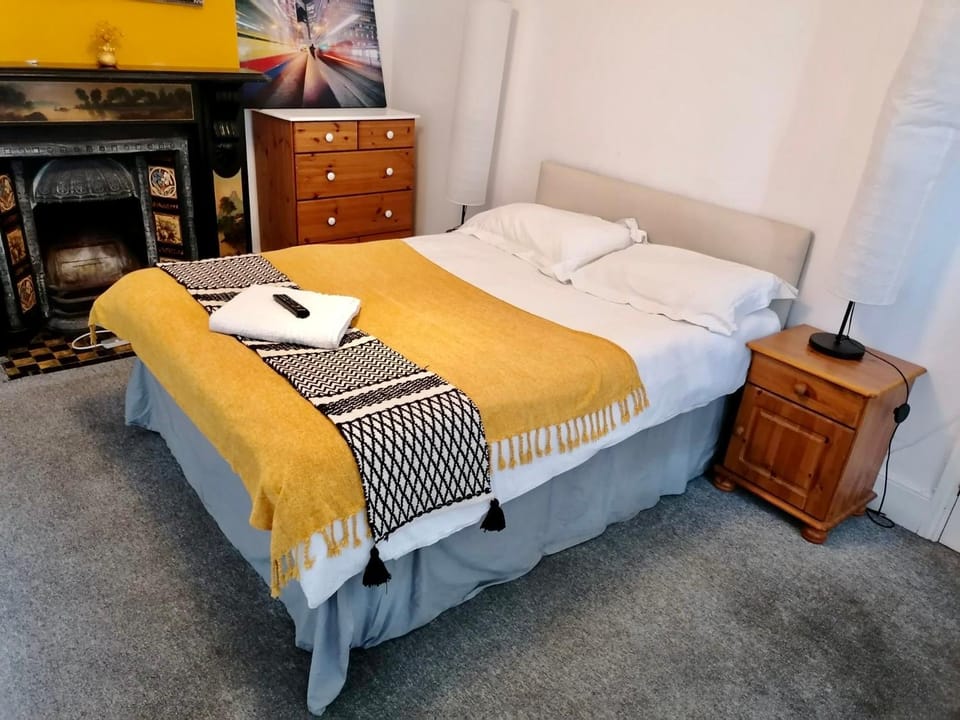 Bed, Bedroom