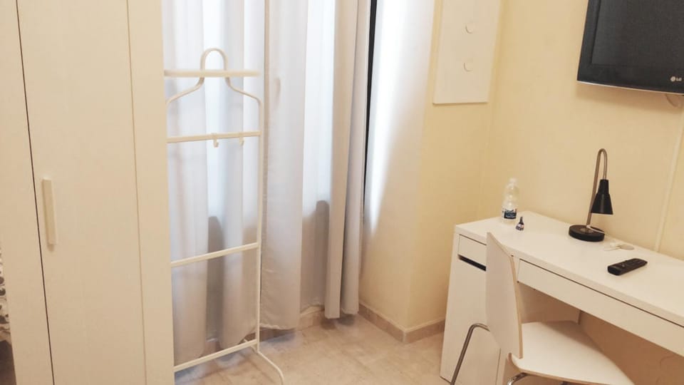 Bedroom, Area and facilities