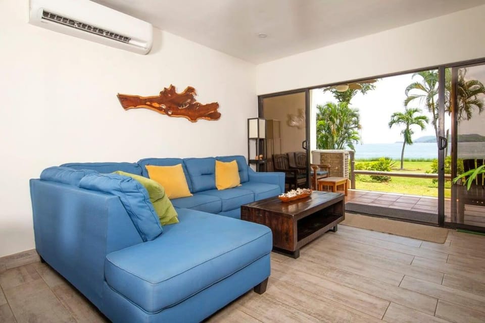 Newly Remodeled Beachfront Condo, Ground-Floor Terrace & Direct Access to Playa Flamingo House in Playa Flamingo