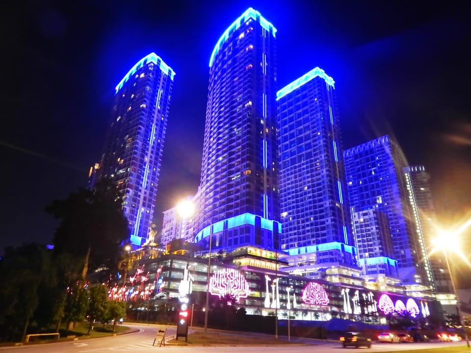Property building, Facade/entrance, Night