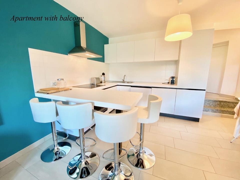 Kitchen or kitchenette, Photo of the whole room