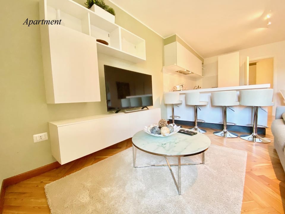 Communal lounge/ TV room, Living room, Seating area