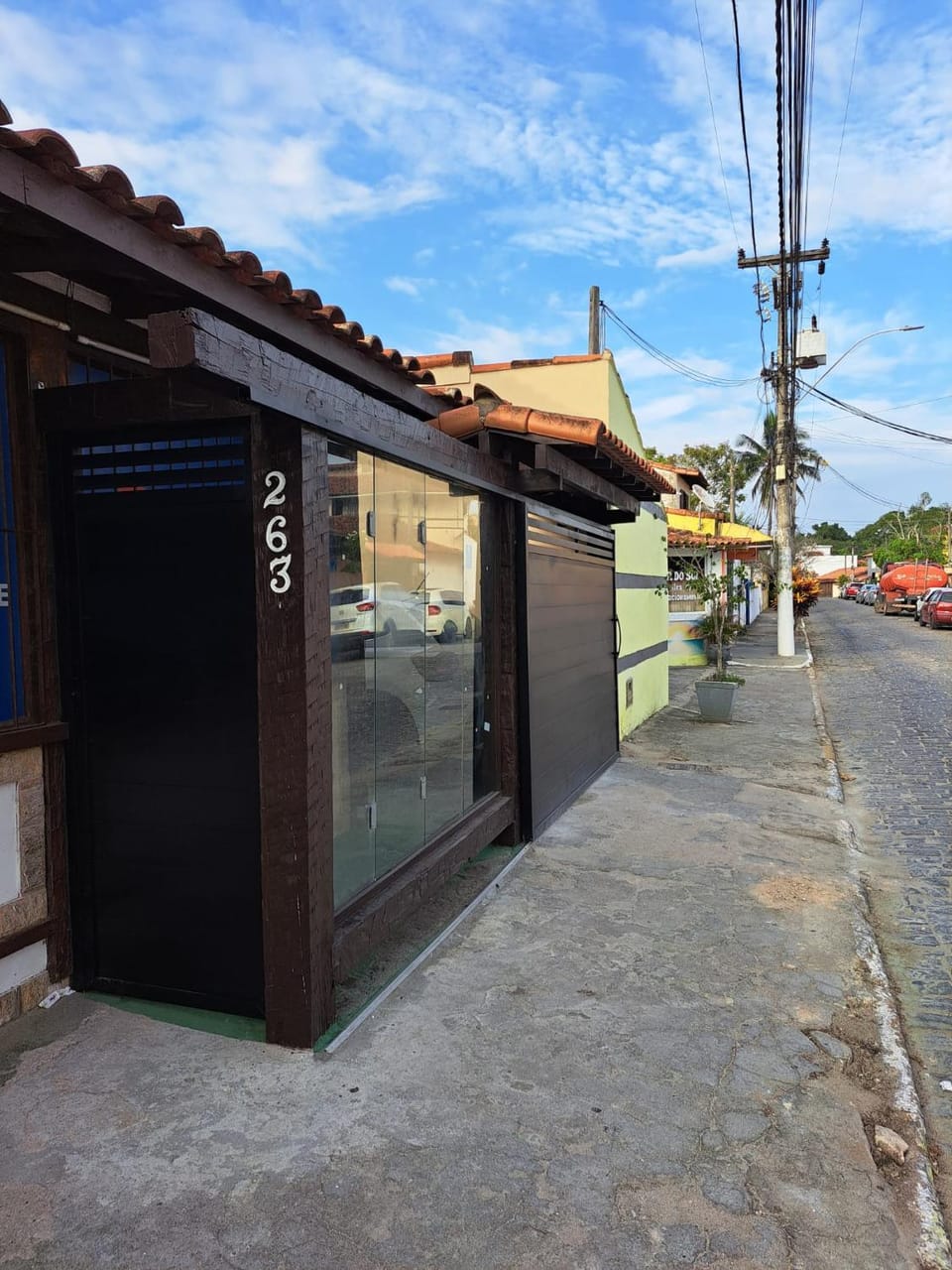 On site, Location, Parking