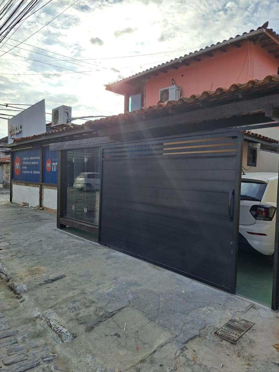 On-site shops, On site, Location, Parking