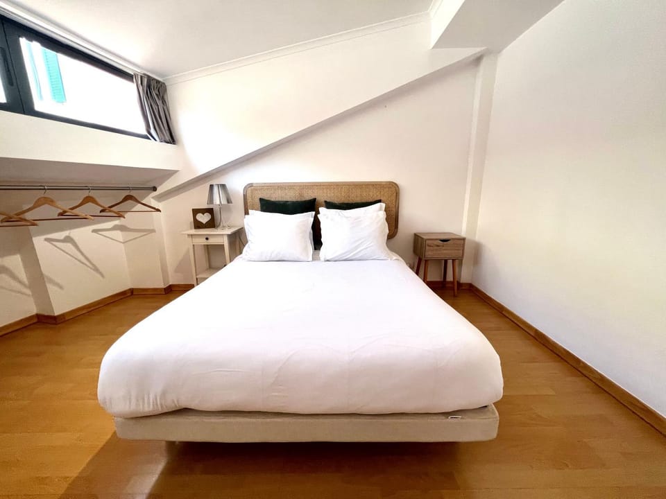 Santos Gem I - Central Studio in Trendy Neighborhood Apartment in Lisbon