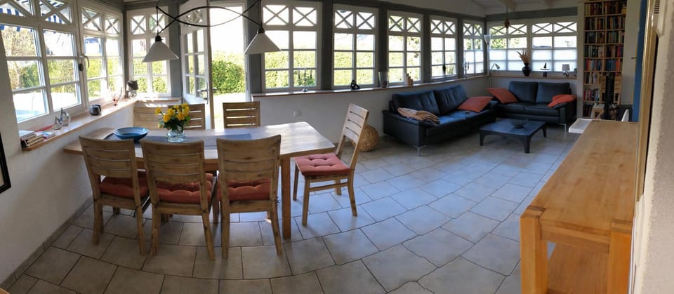 Ferienhaus Becker - Wohnung unten mit grosser Darssveranda Apartment in Prerow