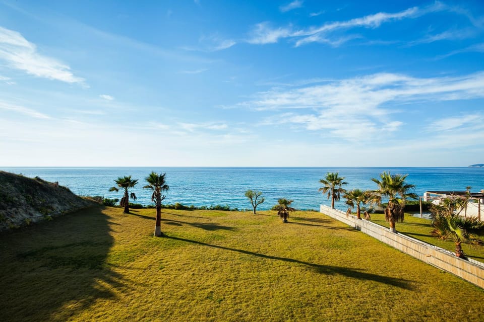 Property building, Bird's eye view, Beach, Garden view, Sea view