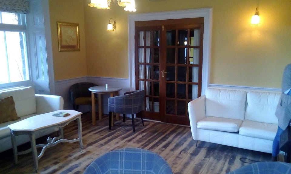 Lounge or bar, Seating area