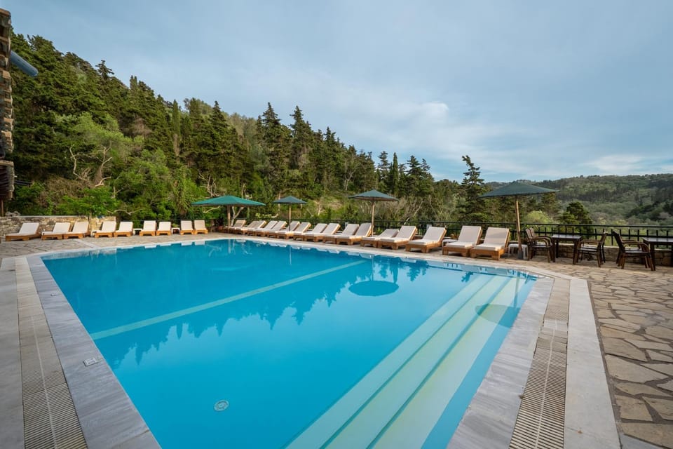 Pool view, Swimming pool, sunbed